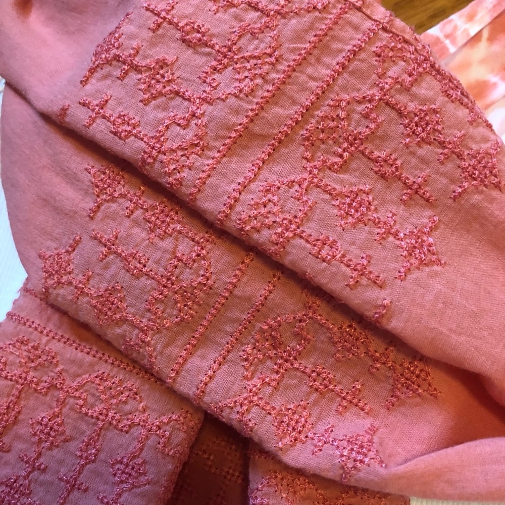 Tasseled scarf with tie-dye and embroidery accents - Picture 5 of 7